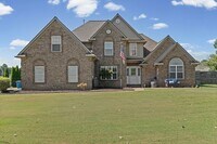 Building Photo - 713 Elizabeth Dr