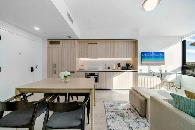 Building Photo - 225 N Miami Ave