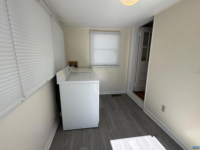 Building Photo - 704 Druid Ave