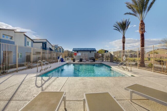 Building Photo - Don't miss this Top Notch 4 Bedroom, Beaut...