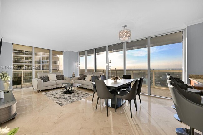 Building Photo - 1830 S Ocean Dr