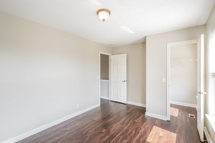 Building Photo - 1701 Stone Hollow Ct