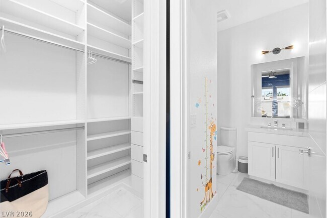 Building Photo - 4315 N Dapple Gray Rd