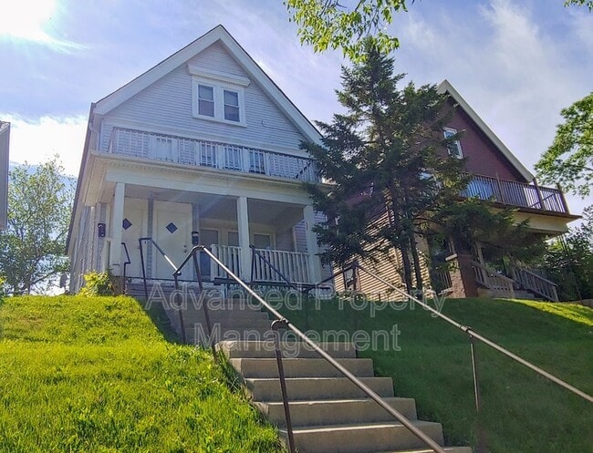 Building Photo - 1425 N 47th St