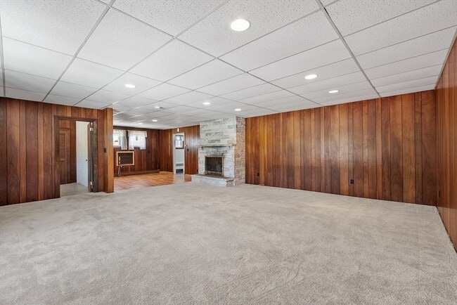 Building Photo - 300 Manet Ave