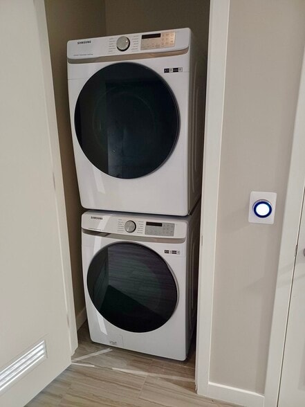 Building Photo - 353 E Bonneville Ave