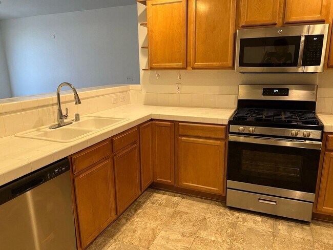 Building Photo - Summerlin - Gated - off Town Center
