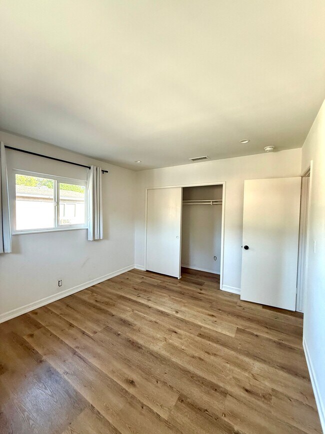Building Photo - 3819 Park Pl