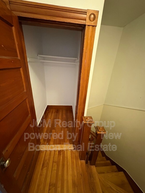 Building Photo - 83 Swan St