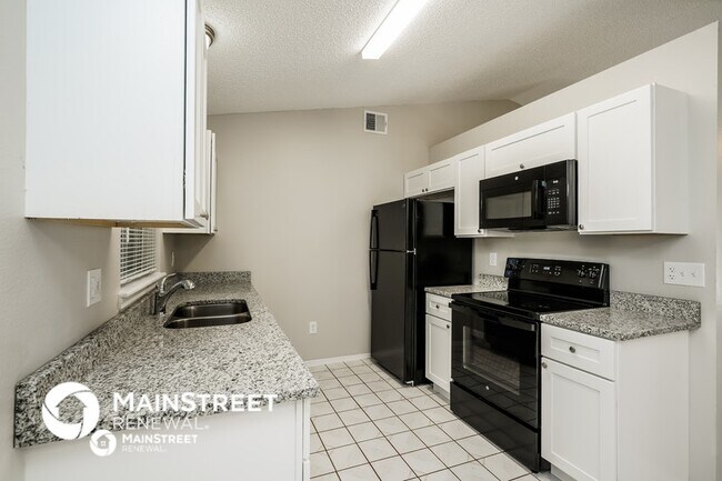 Building Photo - 4 Berry Dr