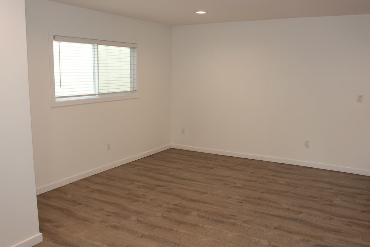 LivingLiving Room/Dinning Room - 9703 National Blvd