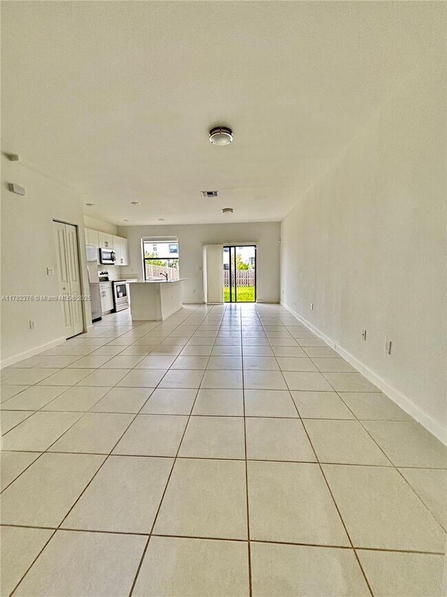 Building Photo - 25556 SW 108th Ave