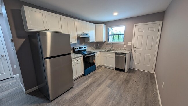 Building Photo - 1558 Patrick Ave