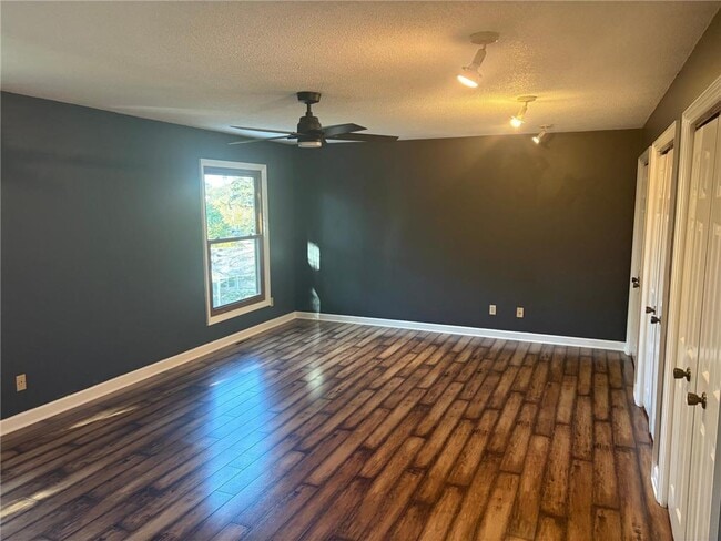 Building Photo - 2510 Wellington Cir