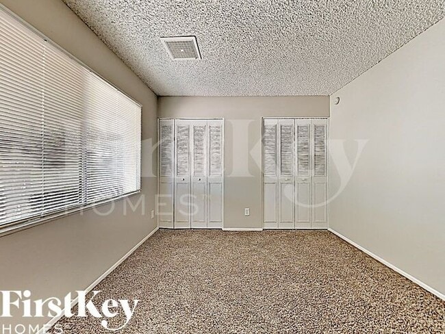 Building Photo - 4428 S La Corta Dr