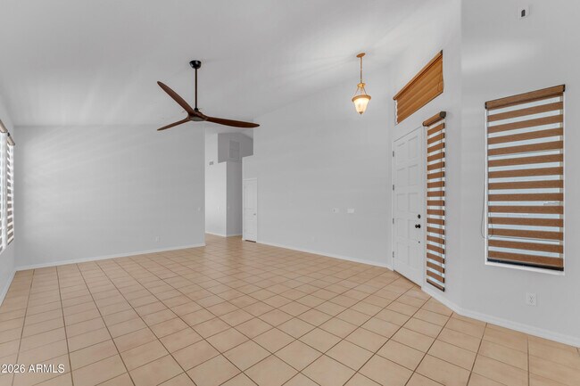 Building Photo - 13867 E Paradise Ln