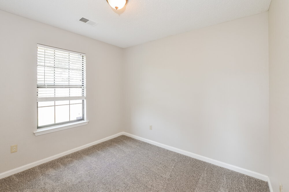 Building Photo - 6690 Autumn Wood Cove