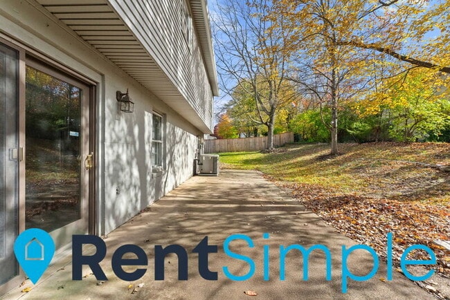 Building Photo - 12035 Stuart Ridge Dr