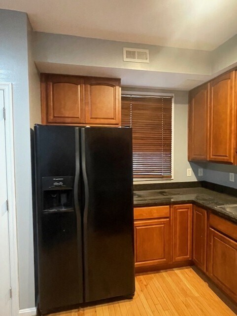 Kitchen - 610 Irving St NW