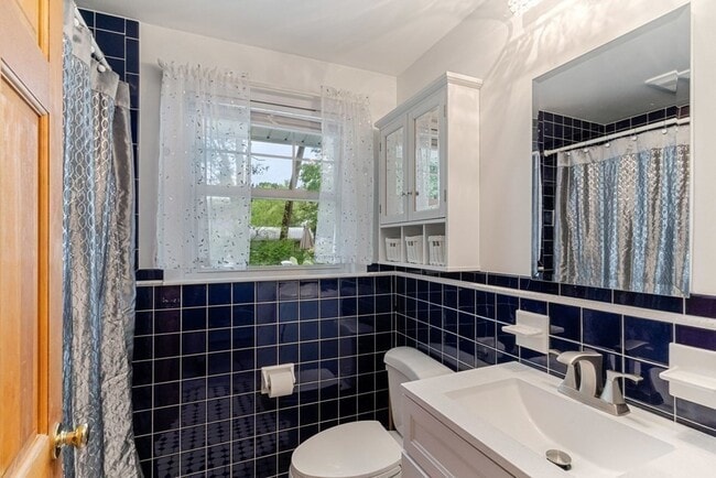 Building Photo - 23 Bradford St