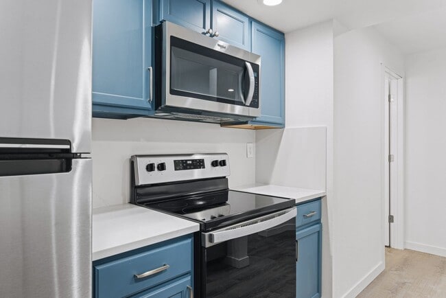 Building Photo - Fully Remodeled 1 bedroom Minutes from Microsoft!