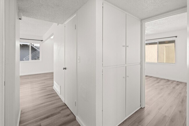 Building Photo - 6685 Sabado Tarde Rd