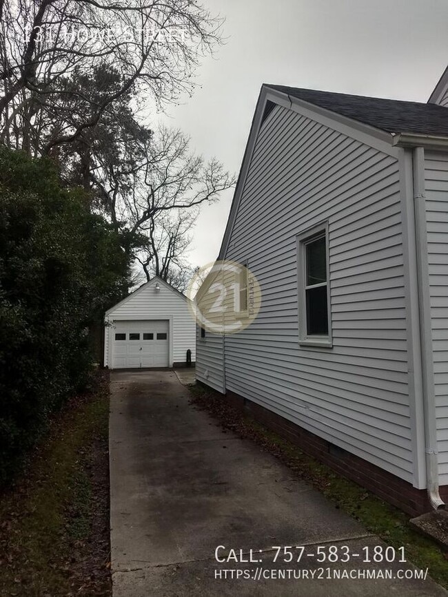 Building Photo - 131 Howe St