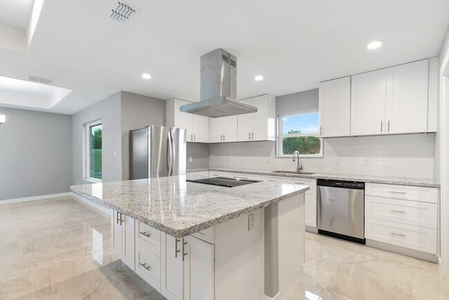 Building Photo - 4 Augusta Dr