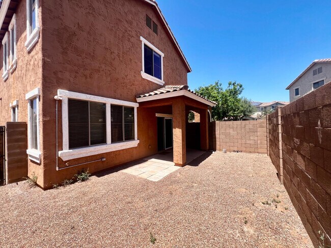 Building Photo - 879 E Stottler Dr