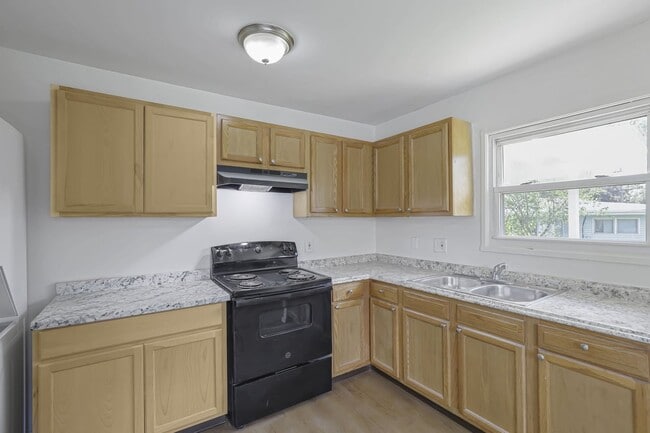 Building Photo - Cozy Ranch Home 30 Night Min Quiet Reynoldsburg