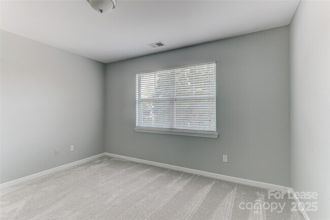 Building Photo - 501 Olmsted Park Pl