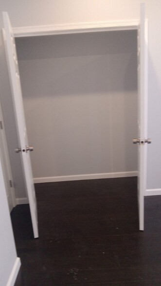 Building Photo - 5600 Nelson St