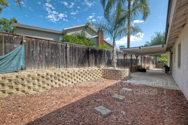 Building Photo - 2253 Raintree Pl