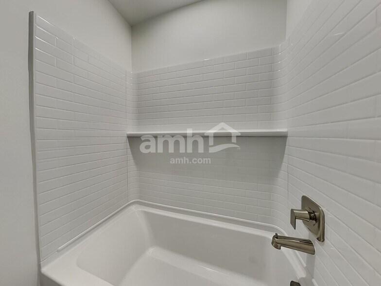 Building Photo - 5019 Washington St SE