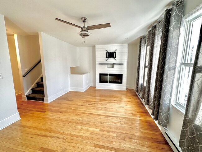 Building Photo - 55 Woodland Pl