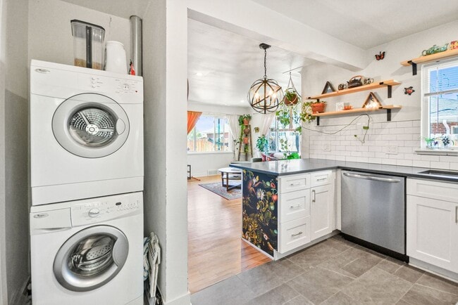 Building Photo - 2Bed/1bath beautiful Home close to City Park
