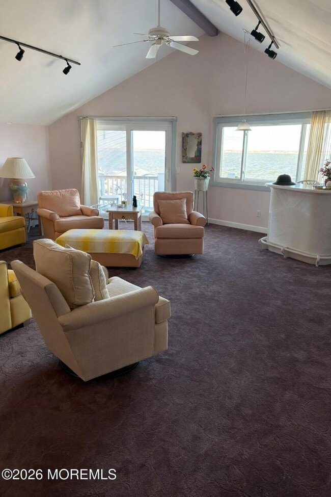 Building Photo - 506 S Bayview Ave