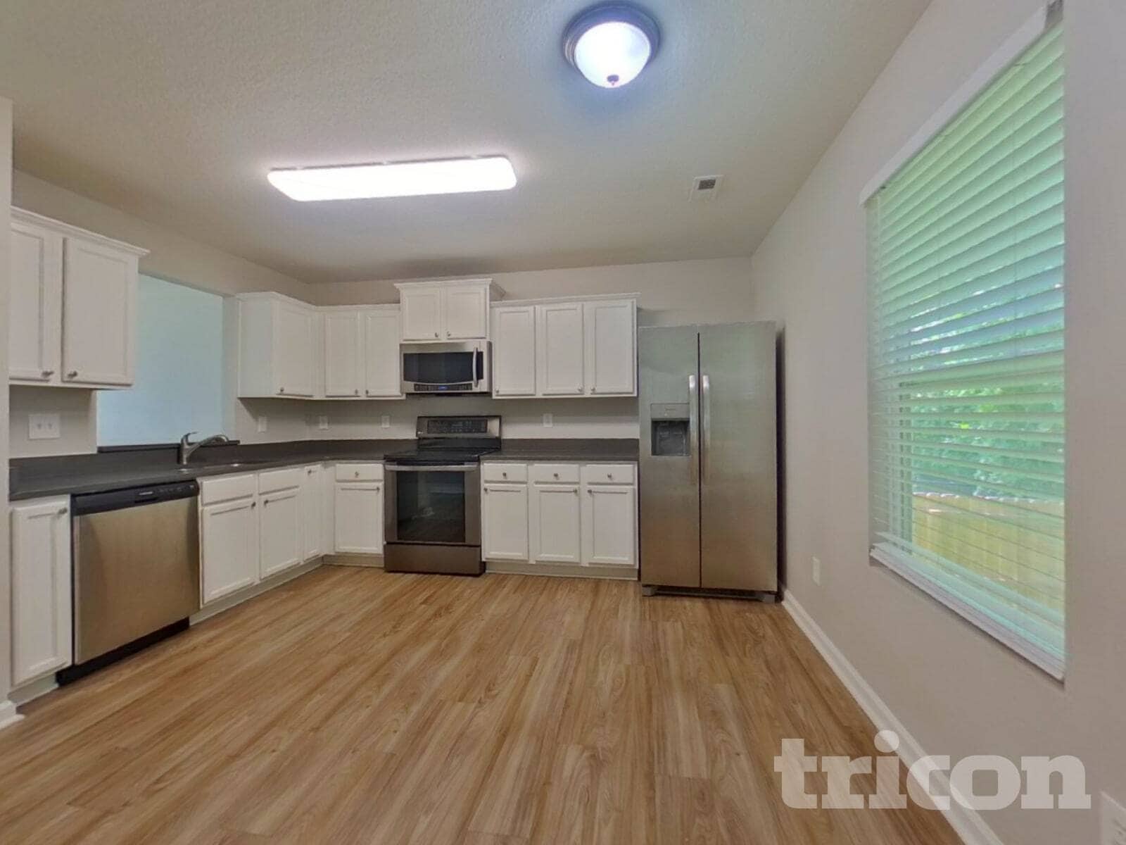 Building Photo - 1613 Brookgreen Ave