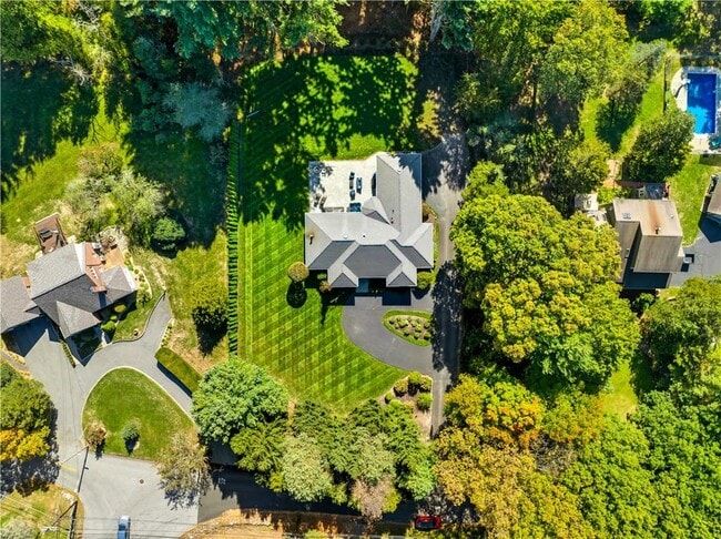 Building Photo - 9 Ridge Rd