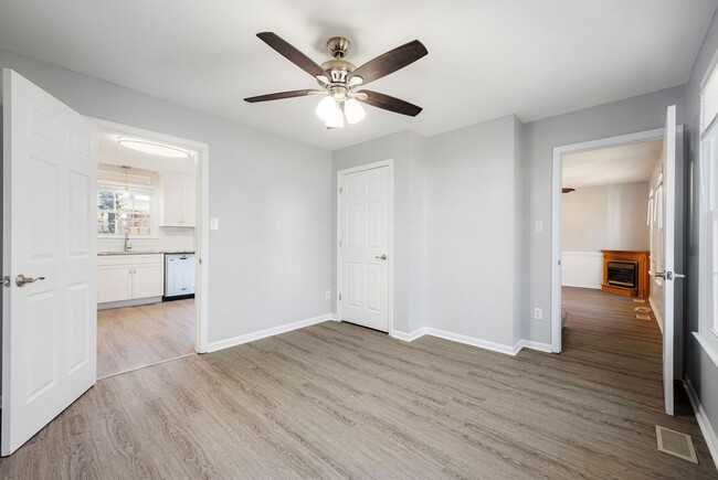 Building Photo - 4 Bedroom Home in Chesterfield County!!!! ***Available Early December***