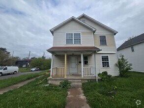 Building Photo - 4 Bedroom House