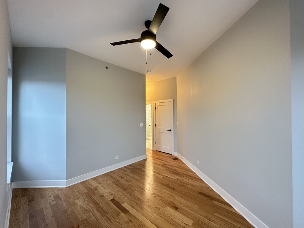 Building Photo - 3477 S Archer Ave