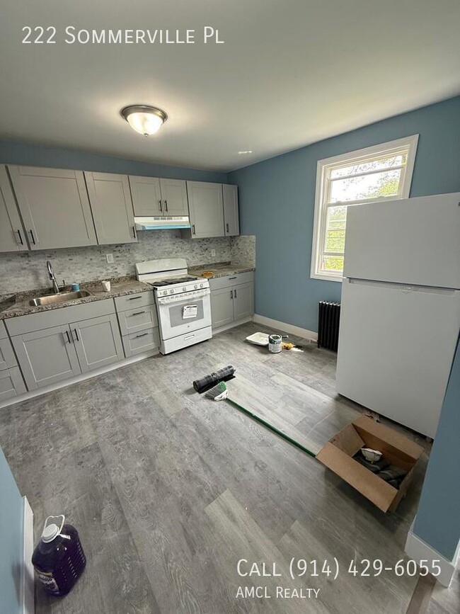Building Photo - 222 Sommerville Pl