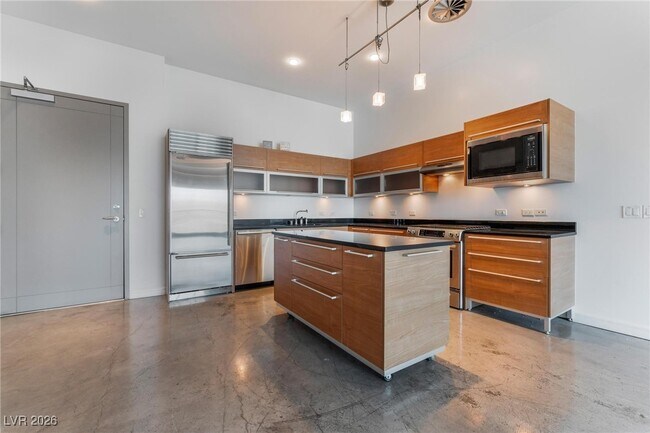 Building Photo - 200 Hoover Ave