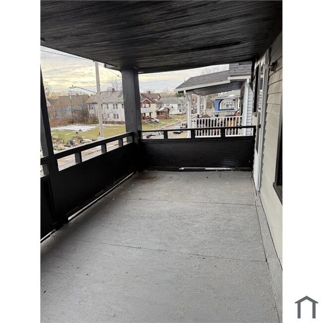Building Photo - 11903 Fairport Ave