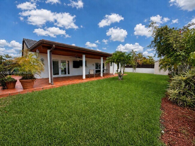 Building Photo - 4340 SW 146th Ct