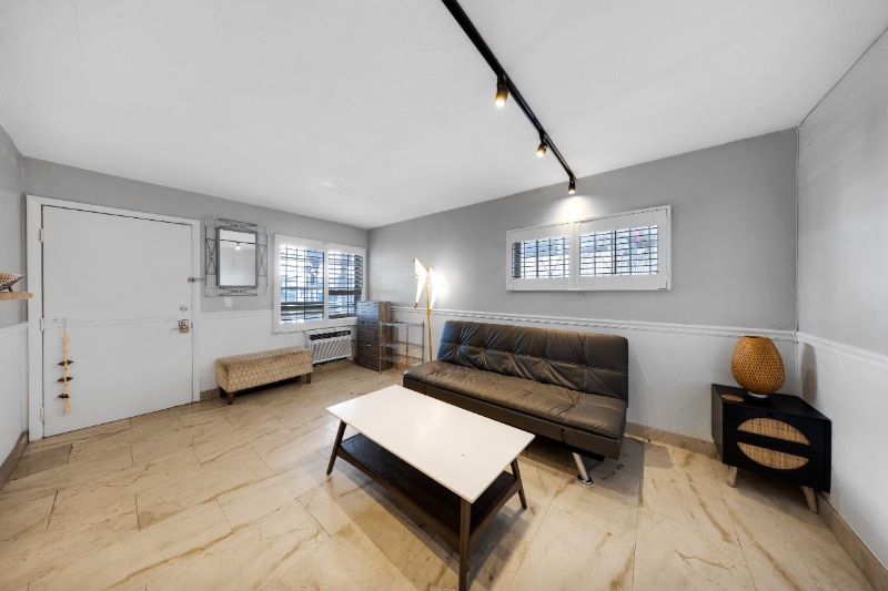 Building Photo - 759 Meridian Ave