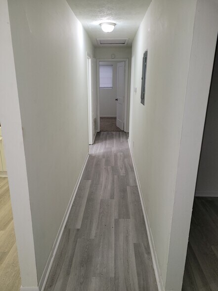 Building Photo - 1541 W 1st St