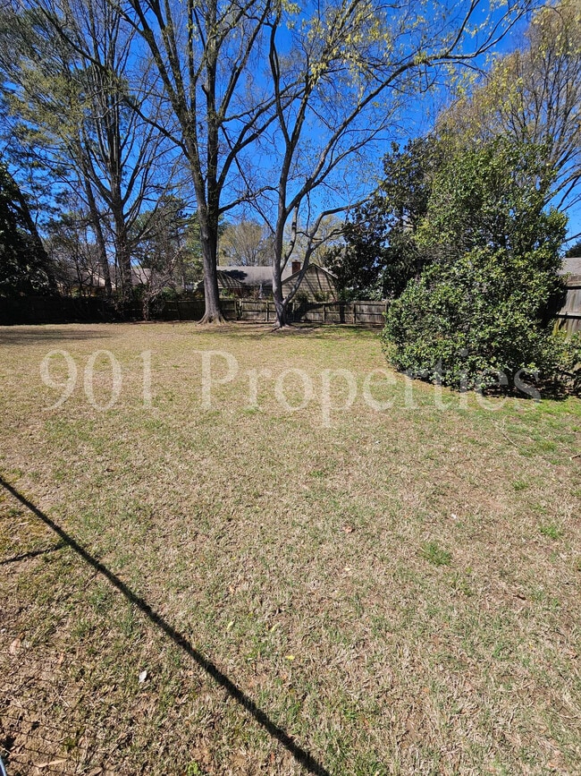 Building Photo - 2601 Camrose Cove