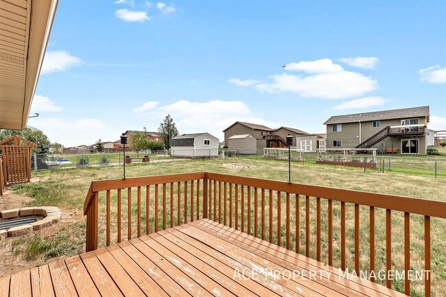 Building Photo - 251 Grandeur Ln